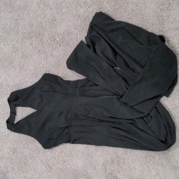 Urban Outfitters black jumpsuit V-neck satin wide leg size M - Picture 1 of 11